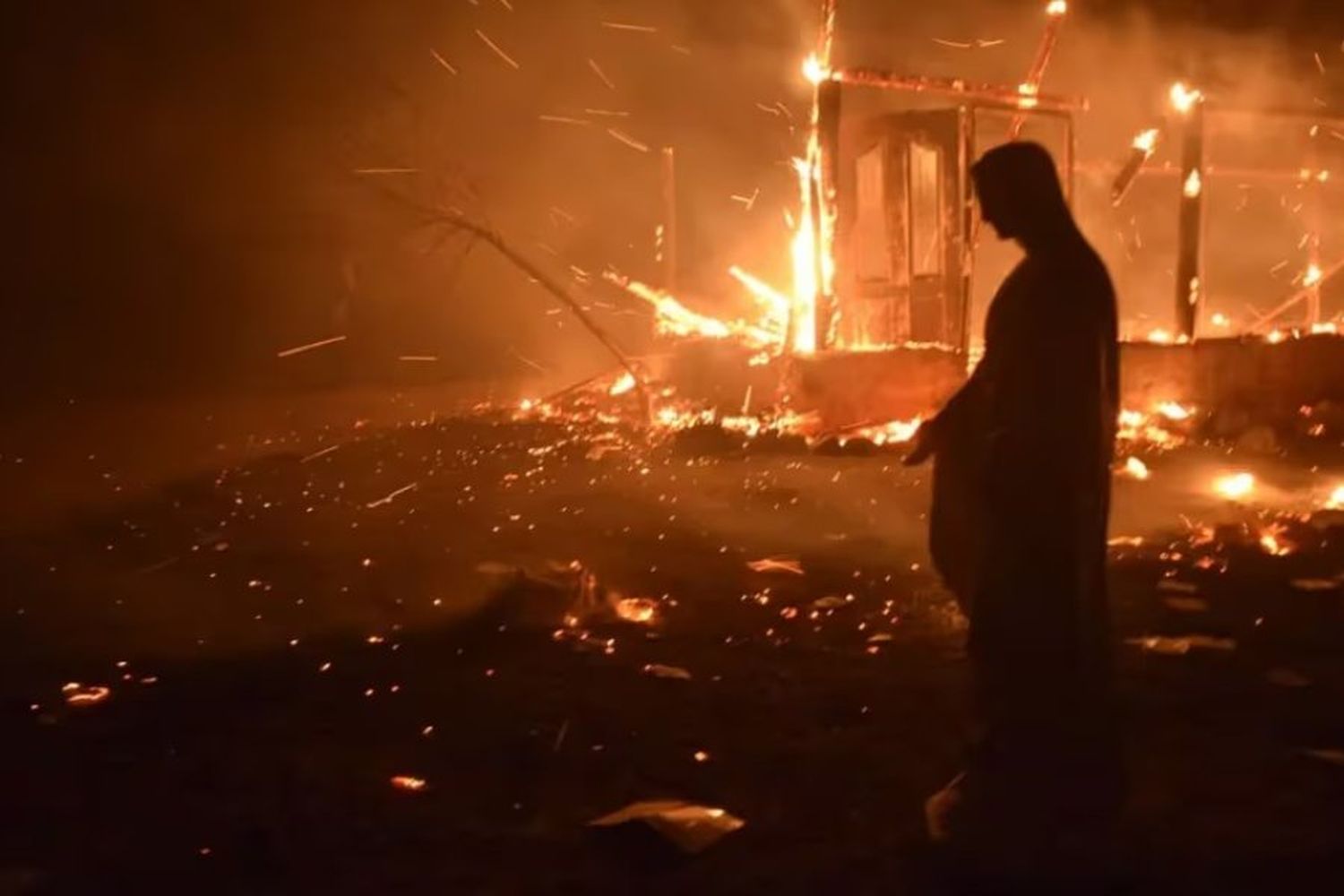 Una imagen impactante en medio del incendio en Córdoba: las llamas consumieron un santuario, pero una Virgen quedó intacta