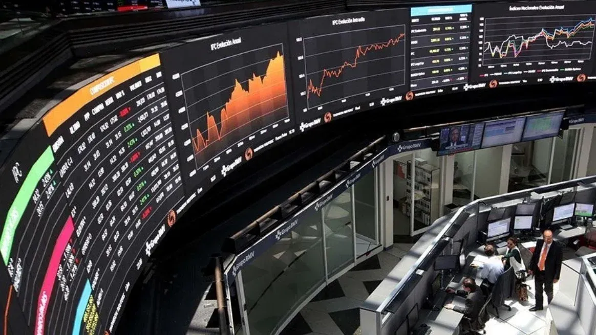 El dólar sube y el petróleo se acerca a US$120 por la guerra en Medio Oriente