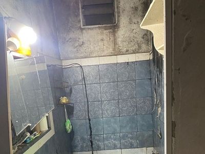 Rápido accionar de bomberos frente al incendio de un calefón en una vivienda