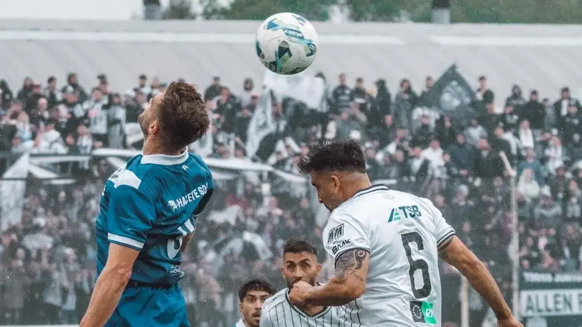 Alvarado cayó en Cipolletti en un partido caliente y deberá ganar en el Minella