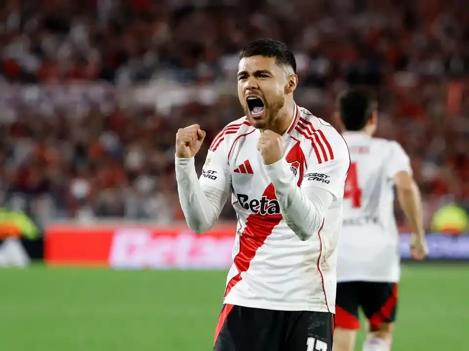 River goleó a Barracas y avanzó a cuartos del Torneo Apertura