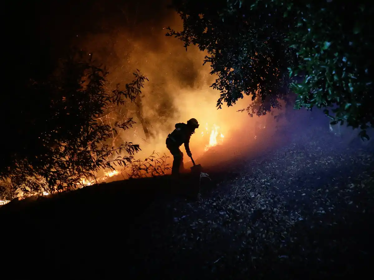 Ya son 22 los muertos por incendios en Chile y Boric agradeció la ayuda argentina