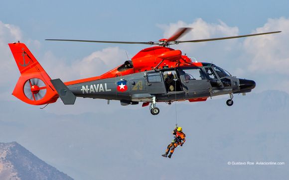 Dos tripulantes de la Armada de Chile cayeron al mar desde un helicóptero: Esto Sabemos