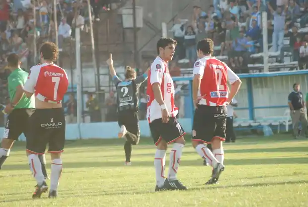 Juventud le regaló un punto a 9 de Julio