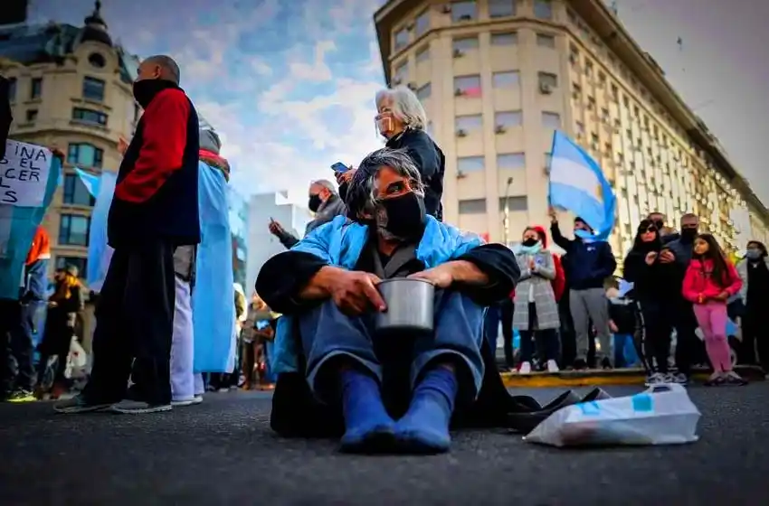 Para un reconocido filósofo, el 45% de los argentinos no está en ninguno de los lados de la grieta