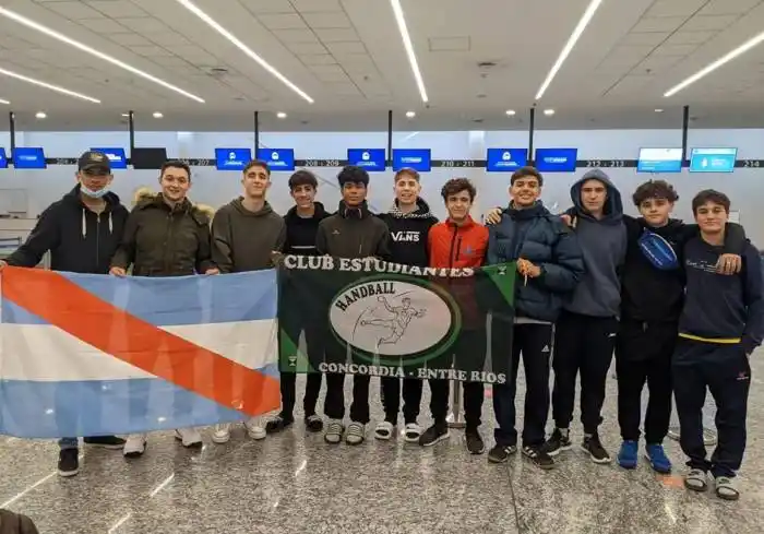 El equipo de Handball de  Estudiantes compite en Bariloche