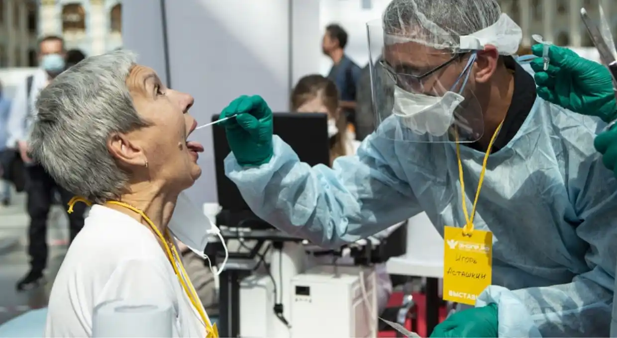 Rusia marca récord diario de 611 fallecimientos por coronavirus