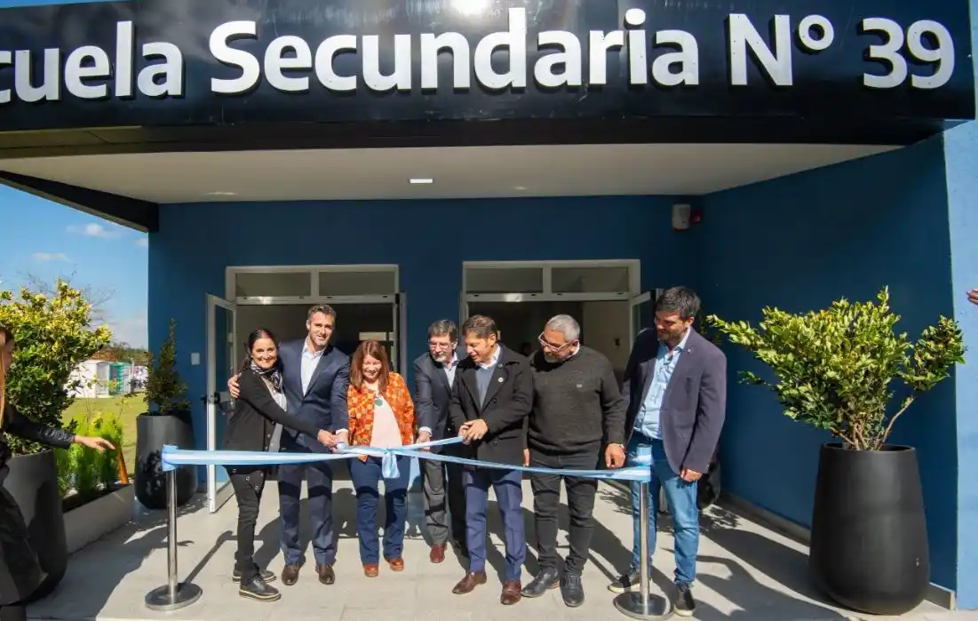 Achával y Kicillof inauguraron una escuela: Habrá otras 10 nuevas más en el distrito