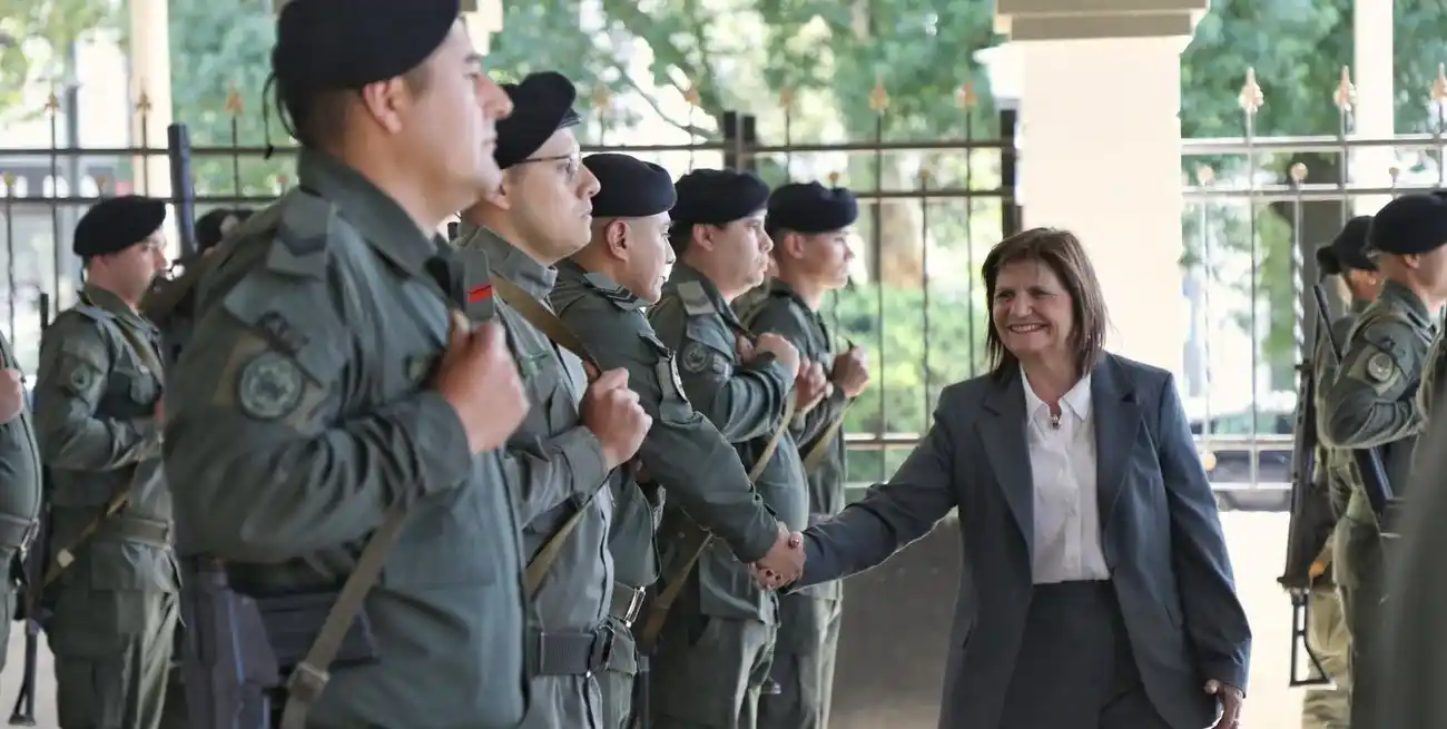 Bullrich participó de una jornada de trabajo junto a los jefes de las Fuerzas Federales.