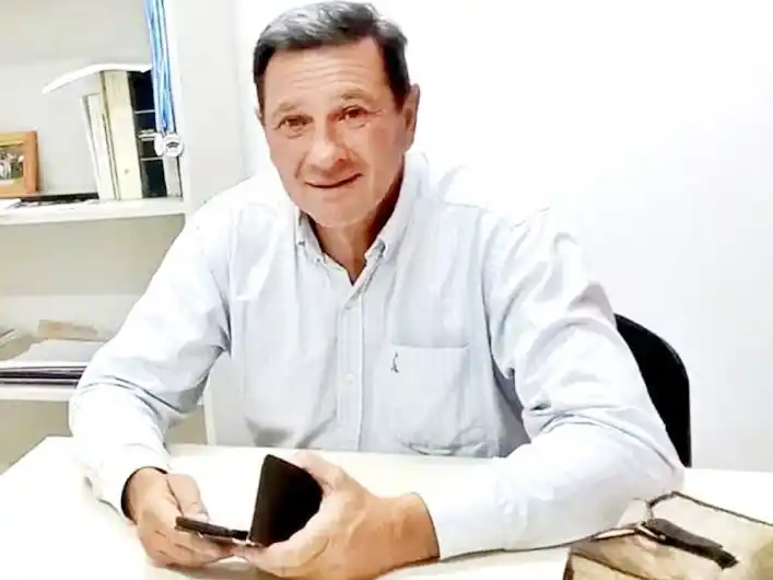 Sorpresiva salida de José Ferrari de la Departamental de Escuelas de Concordia