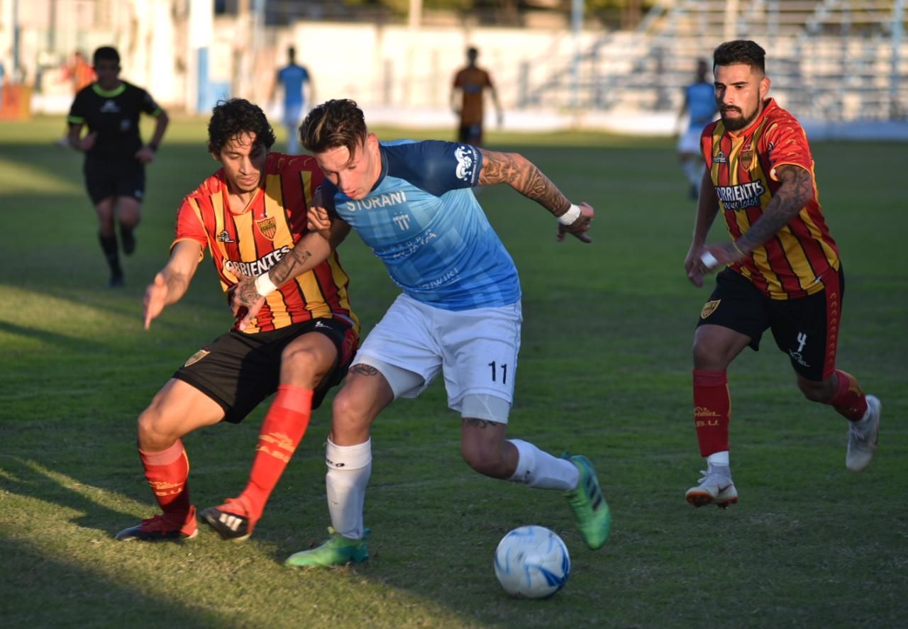 Juventud mostró una mejor imagen pero no pasó del empate ante Boca Unidos