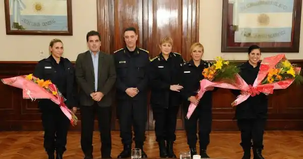 Ritondo recibió a las policías que asistieron a los hermanitos abandonados en Tres de Febrero