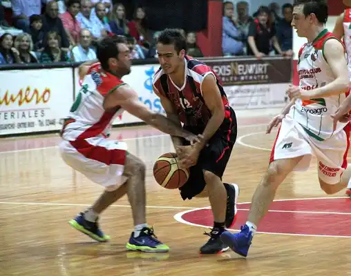 Central se hizo fuerte de local y venció a un pobre Sportivo Las Parejas
