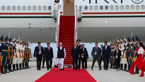 Modi y Xi Jinping se reúnen en China tras siete años de distancia