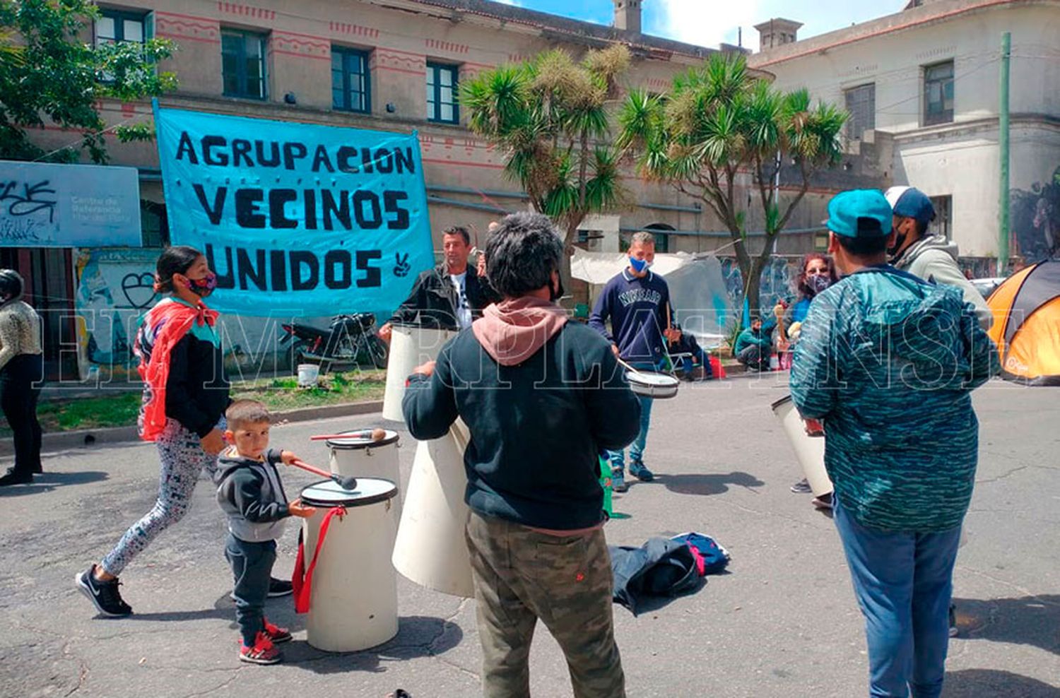 Reclaman ayuda a los comedores y trabajo en el Unzué: "En los barrios no se aguanta más"