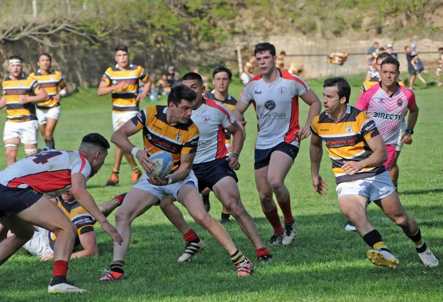 Julián Ayala combina con Gabriel Komañski en el claro triunfo de Uncas.