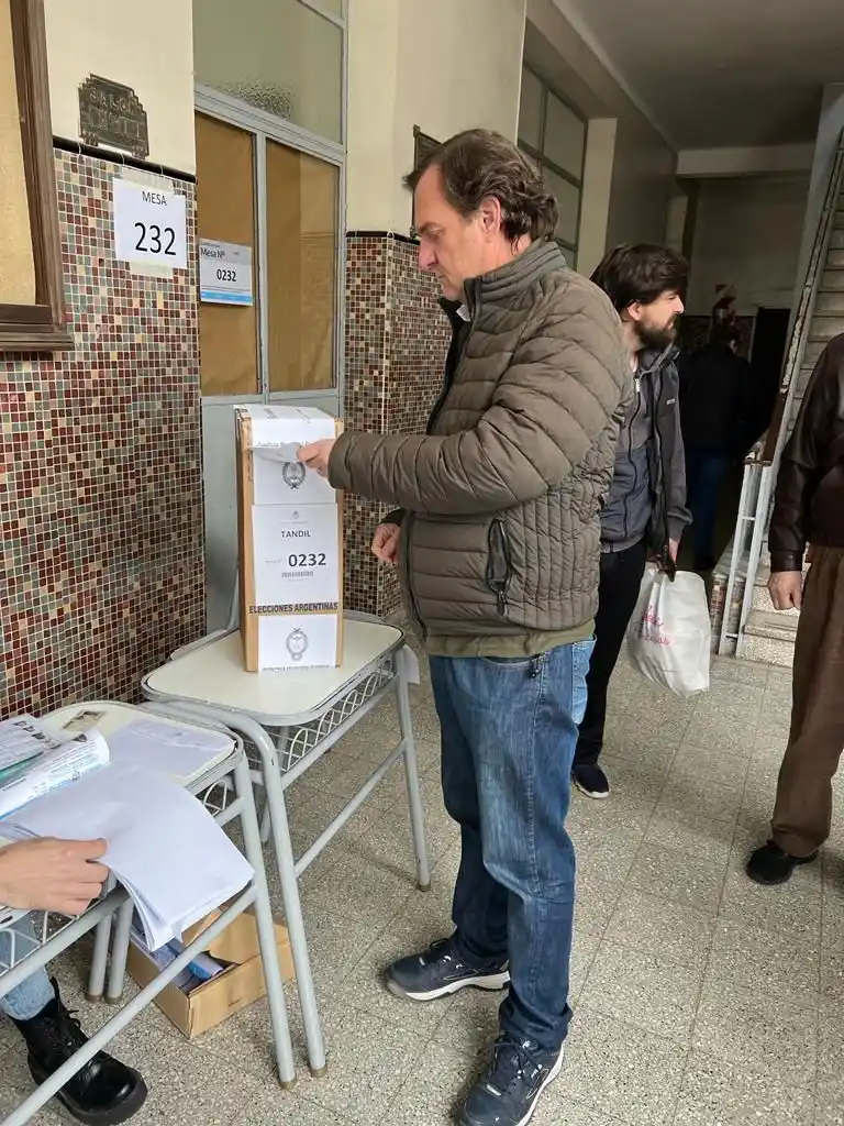 Votan paso candidatos - 6