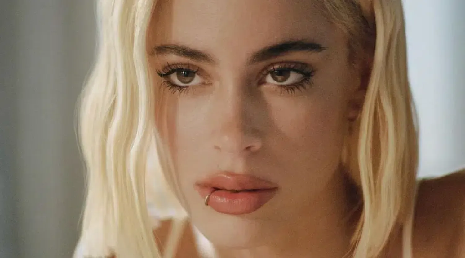 Tini Stoessel presentó su nuevo álbum con un emotivo video