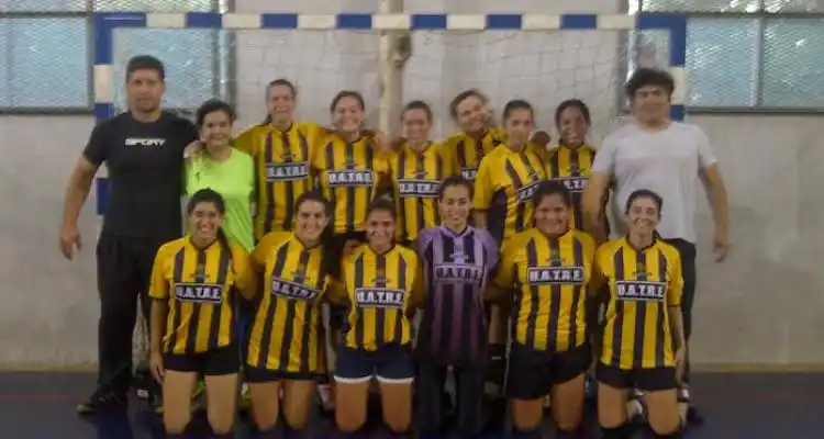 Primer triunfo para las chicas de América