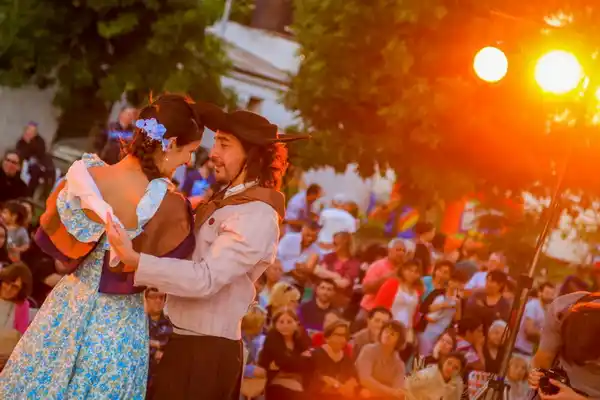 Celebrarán el Día de la Tradición con música y baile en la ciudad 