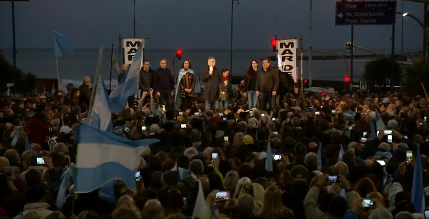 Cierre de campaña Juntos por el Cambio: Marcha del #SíSePuede en Mar del Plata con Macri, Vidal y Montenegro