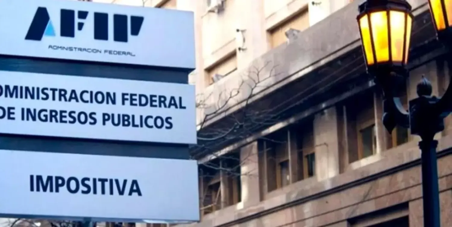 Crecen los conflictos por la reestructuración de la AFIP, renuncias masivas de empleados jerarquizados y rumores de renuncia de la titular Florencia Misrahi.