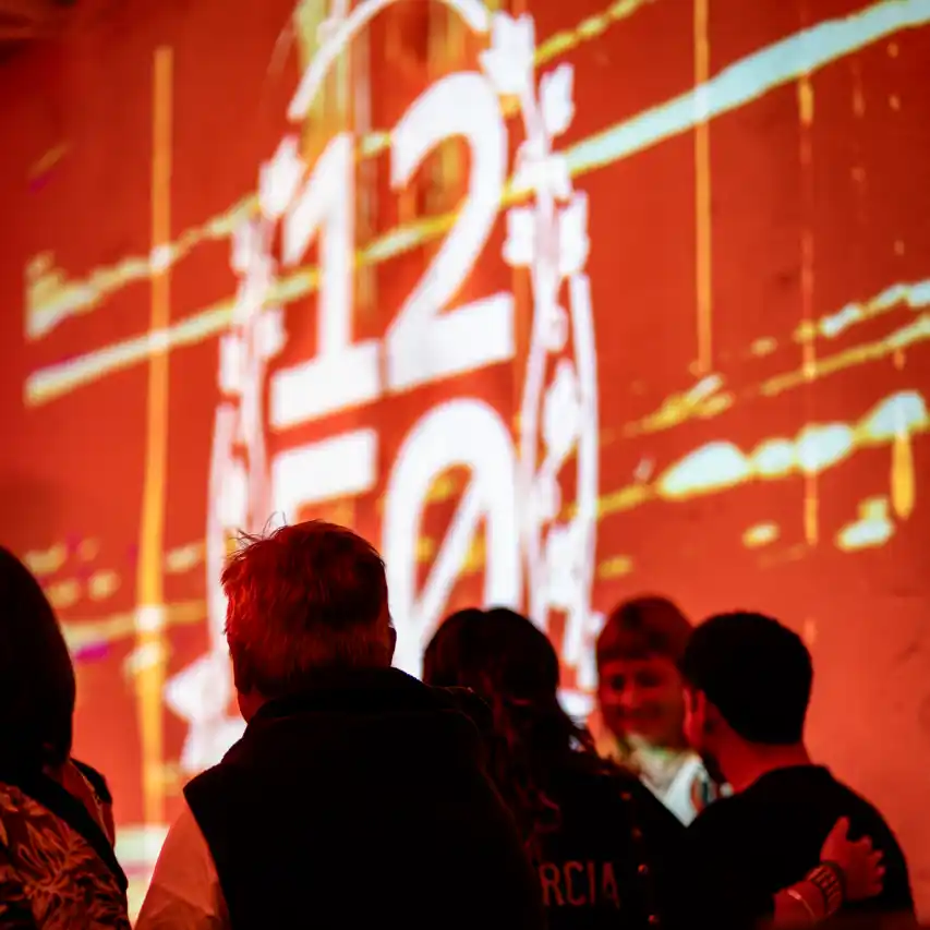 La entrada incluye una consumición.