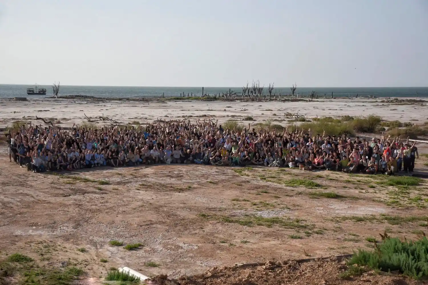 Los participantes de la XX Reunión Argentina de Ornitología en Miramar de Ansenuza