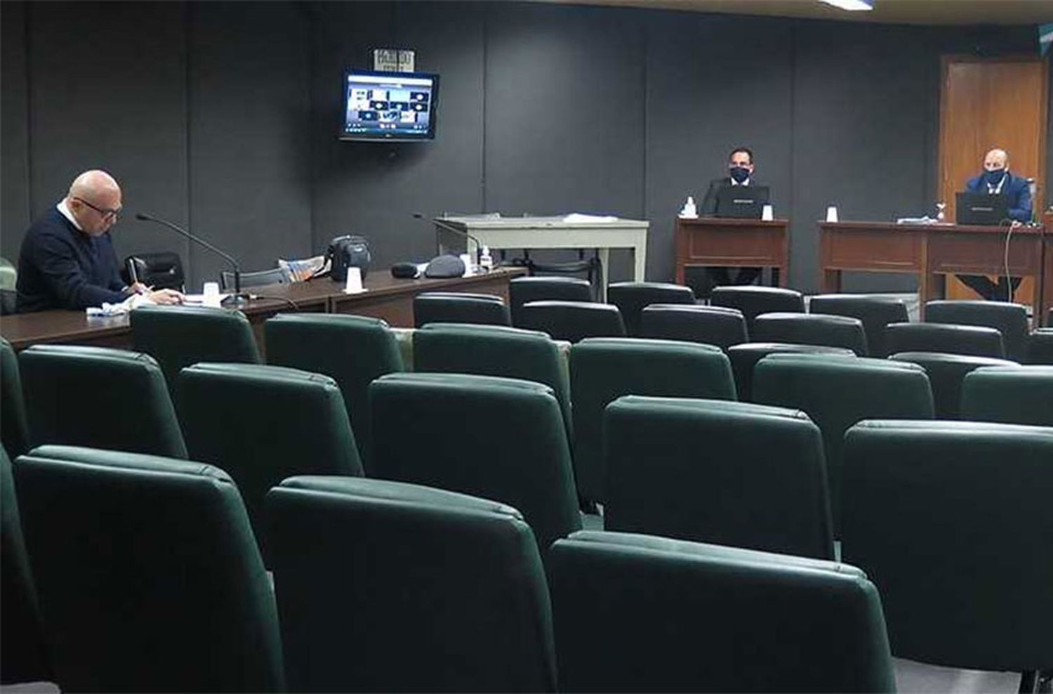 Solicitan hasta 10 años de prisión para los policías acusados de proteger una banda narco