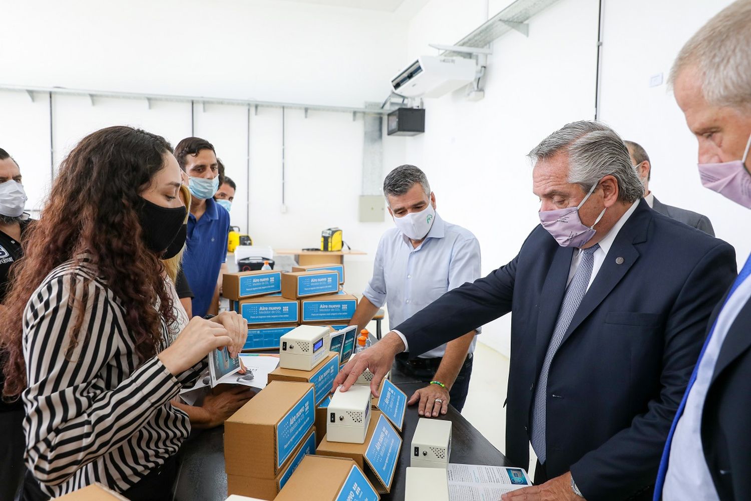 Alberto Fernández recorrió la Universidad de Hurlingham: "No hay mejor inversión que podamos hacer que invertir en la educación de nuestra gente"