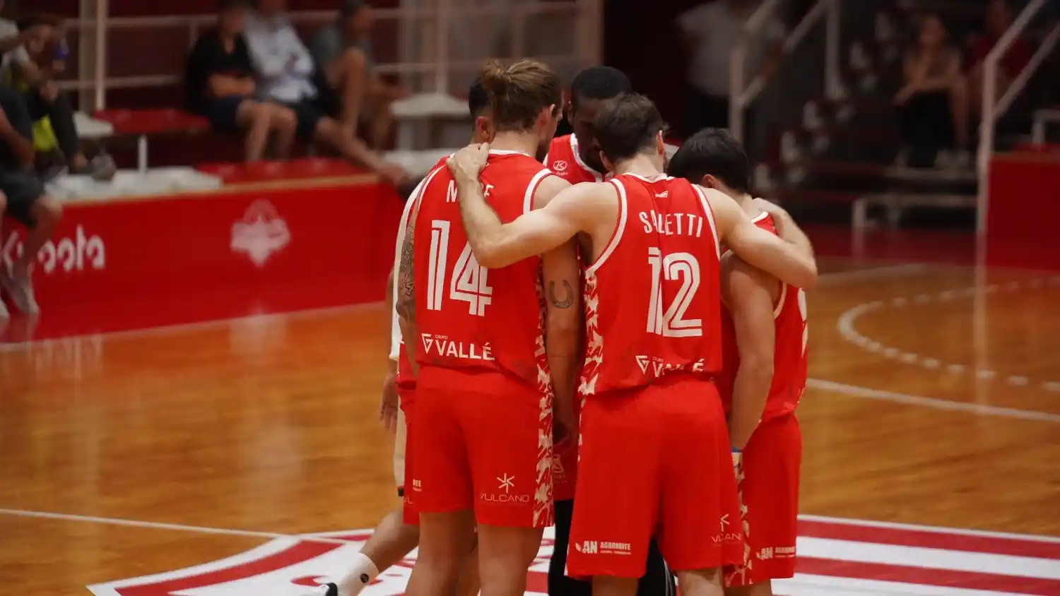 El equipo, el protagonista hasta el momento.