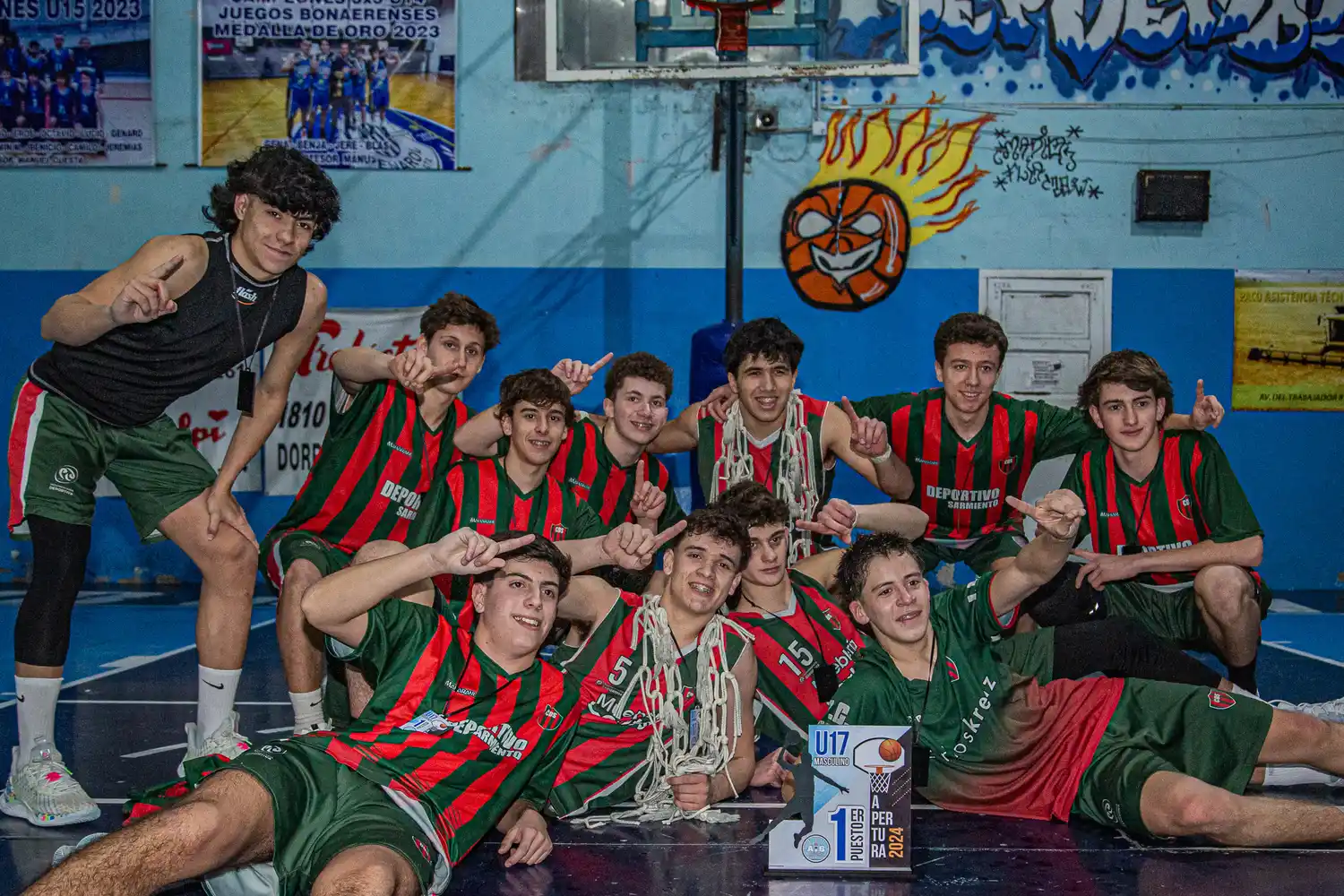 Básquet: Blanco y Negro y Sarmiento, campeones