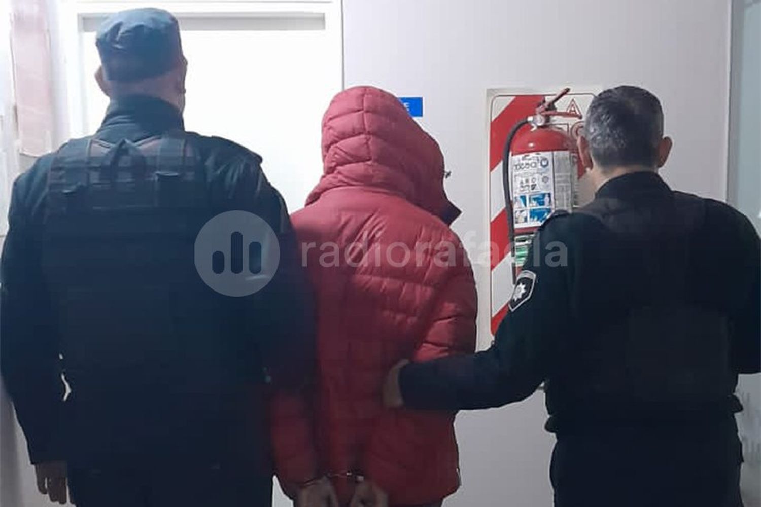 En el día del padre y con un cuchillo en la mano, amenazó con matar a toda su familia