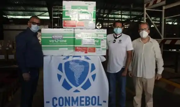 Para inmunizar futbolistas: Conmebol envía vacunas a Venezuela