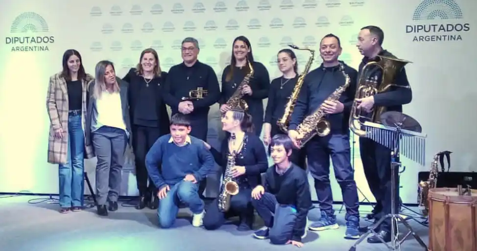 Auditorio Leonardo Fabio Congreso de la Nación acompañados por la Dip. M. Ántola y autoridades Municipales--