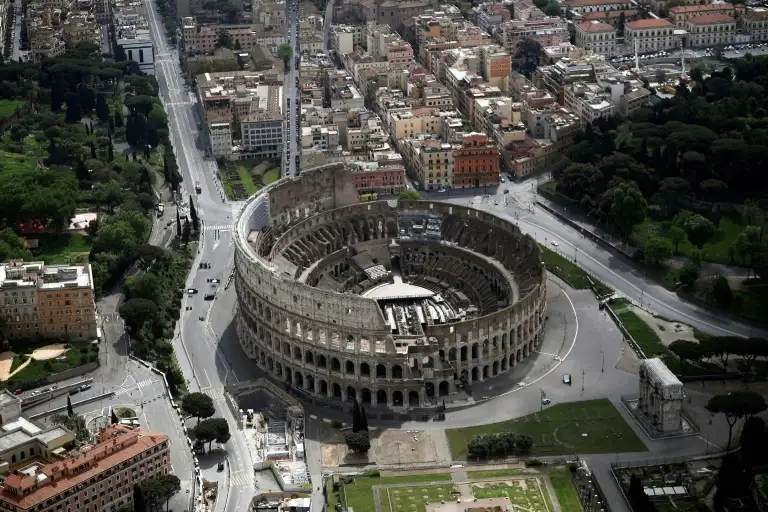 Italia consolida la baja de casos y mañana saldrá de la cuarentena 