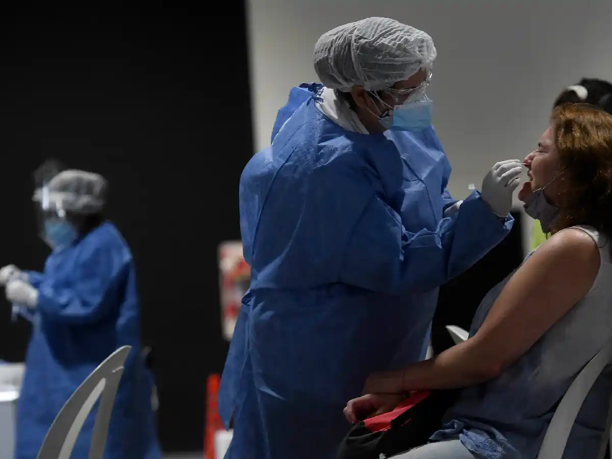 Cifra récord de contagios en el país: reportaron 20.870 en las últimas 24 horas