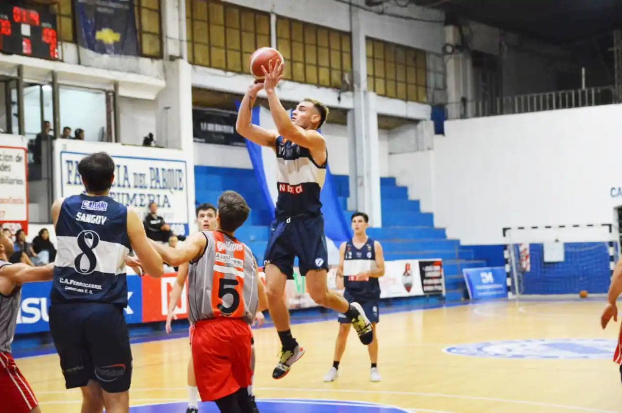 El equipo de Ferro debuta en los play in