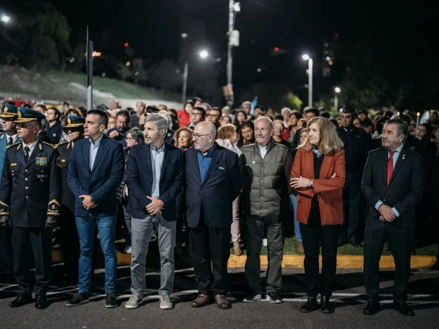 Frigerio estuvo en la vigilia en homenaje a los caídos en Malvinas
