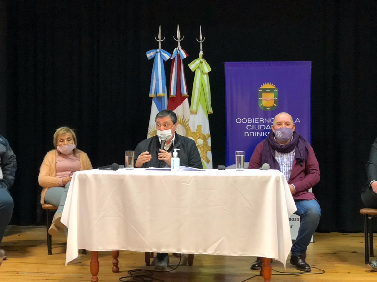 Brinkmann: municipio y veterinarios trabajarán juntos en control poblacional de mascotas            