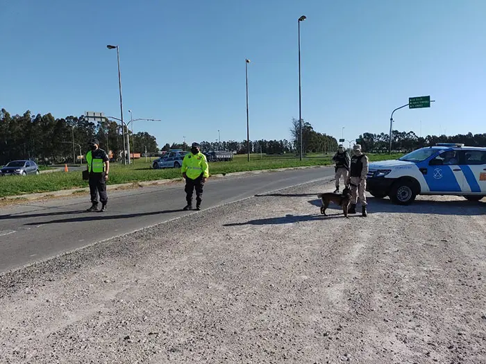 Operativos policiales en accesos a la ciudad