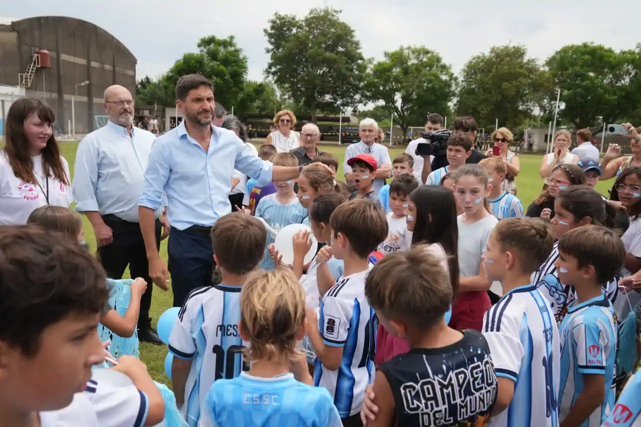 Pullaro recorrió localidades del departamento Castellanos para supervisar obras y programas educativos