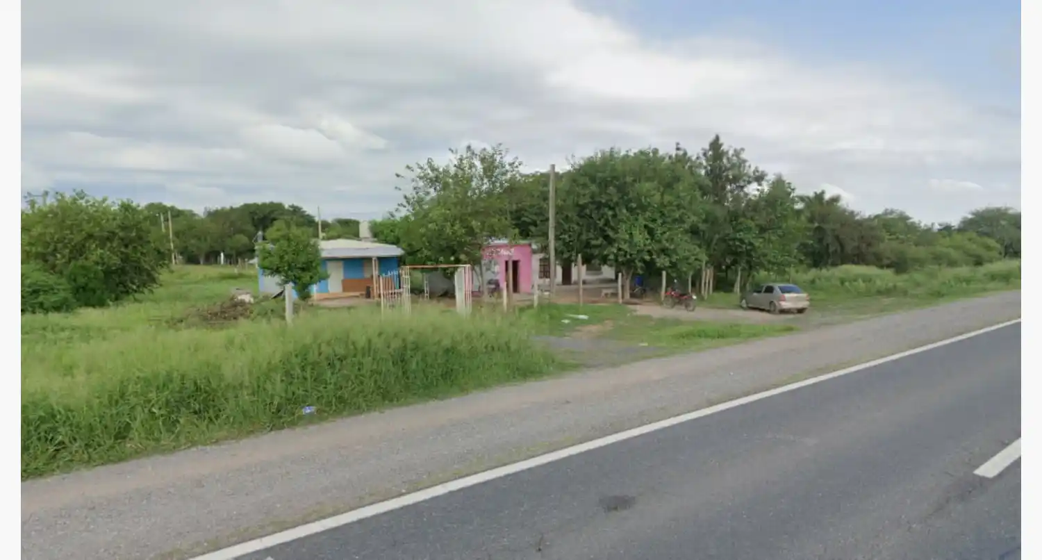 El brutal accidente ocurrió en la localidad de Río Hondo. (Foto: Google Street View)