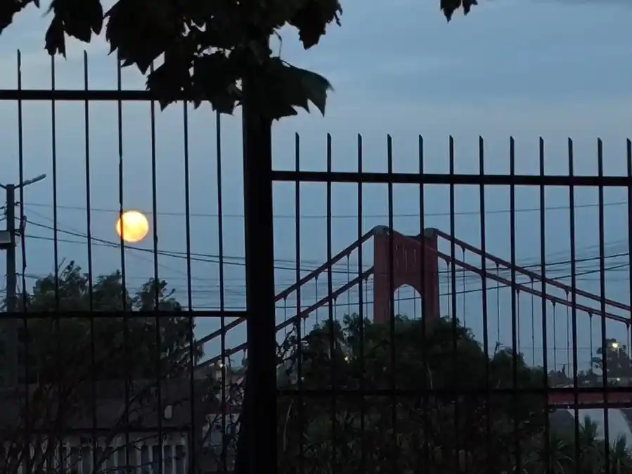 Las mejores fotos de la Luna sobre Necochea y Quequén