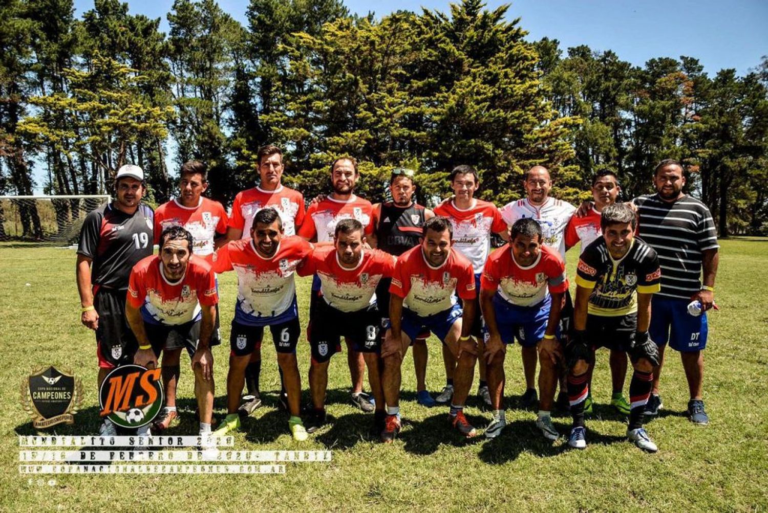 Hubo fútbol senior, con presencia internacional