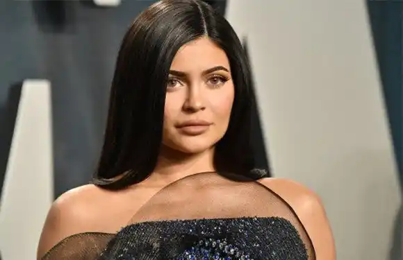 Kylie Jenner le dio la bienvenida a su segundo hijo
