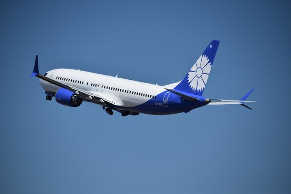 Aerolíneas Argentinas’ new Boeing 737 MAX 8 arrived at FAdeA to receive the airline’s livery