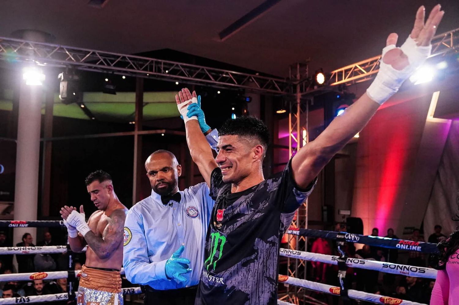 Boxeo: Iván Díaz se hizo fuerte en Buenos Aires y se trajo la victoria