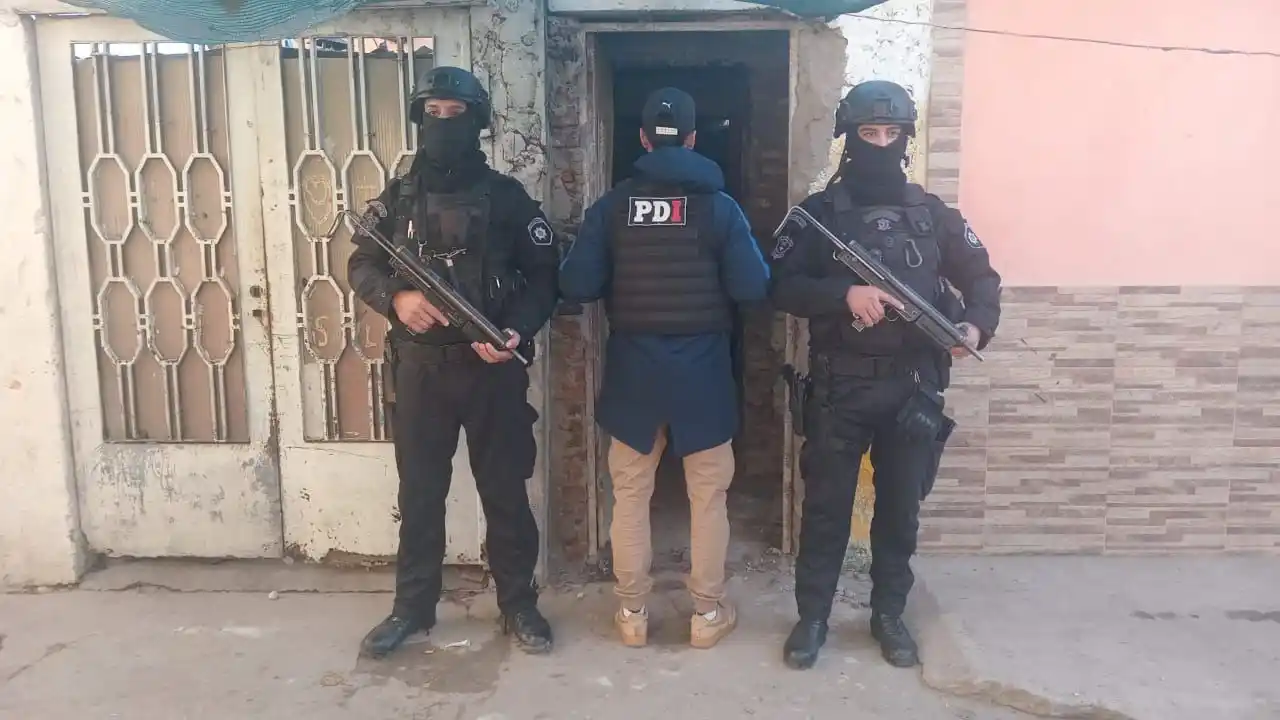 Detuvieron en zona sur a un prófugo relacionado al narcomenudeo en Rosario.