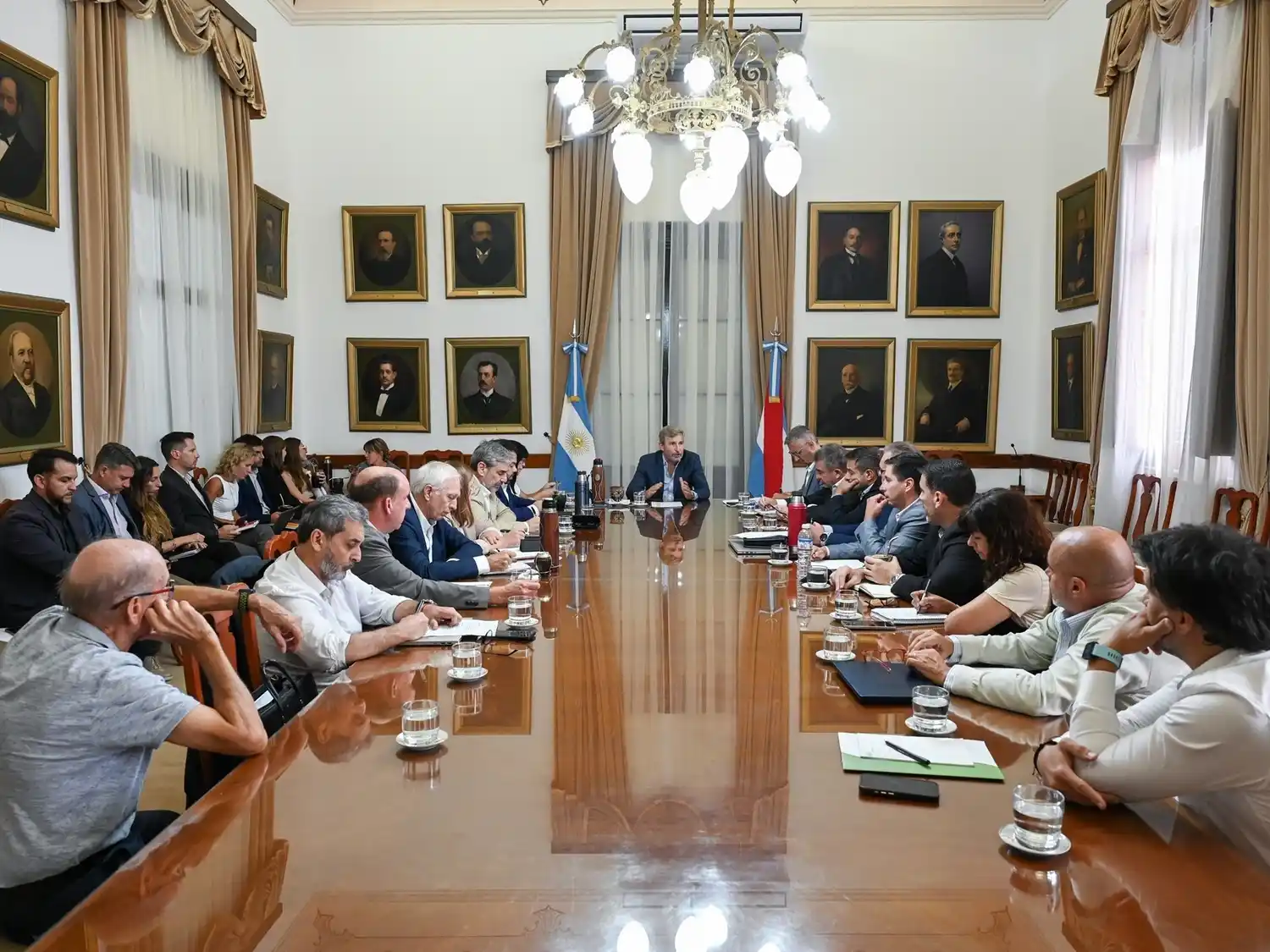 Frigerio trató junto a su gabinete temas prioritarios de la gestión